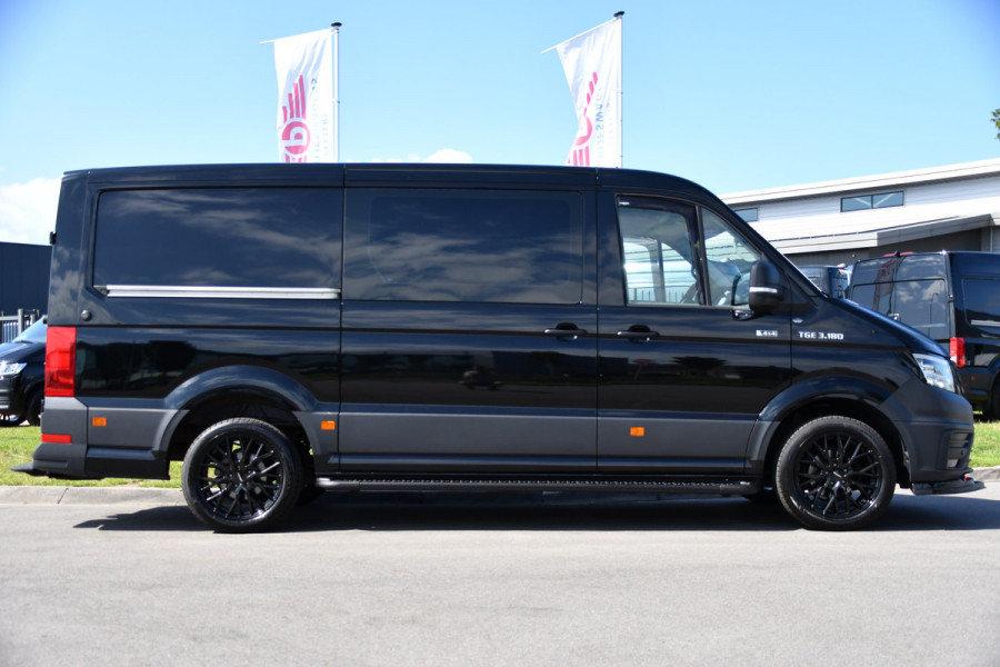 MAN TGE 3.180 35 2.0 L3H2 4x4 Black Edition Camera, Cruise, Carplay, LED, 177pk, Stoelverwarming, Multimedia, Automaat, Sensoren, Trekhaak, Uniek!