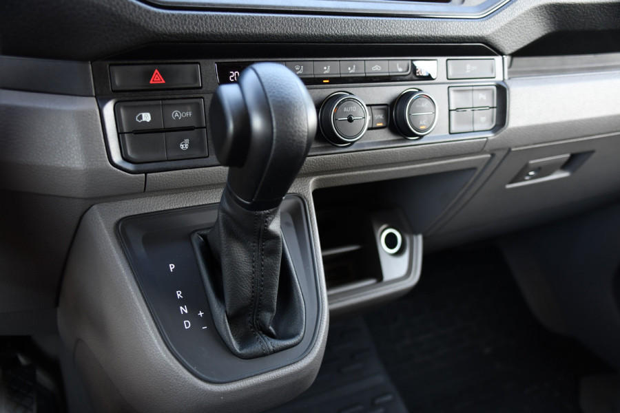 MAN TGE 3.180 35 2.0 L3H2 4x4 Black Edition Camera, Cruise, Carplay, LED, 177pk, Stoelverwarming, Multimedia, Automaat, Sensoren, Trekhaak, Uniek!
