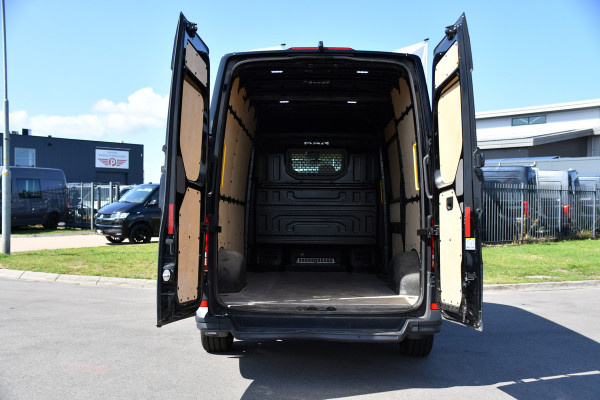 MAN TGE 3.180 35 2.0 L3H3 Black Edition Adaptieve Cruise, Camera, Carplay, LED, Stoelverwarming, Massage stoel, Trekhaak, 177pk, Automaat, Uniek!