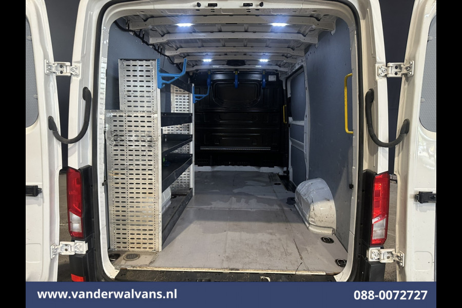 Volkswagen Crafter 2.0 TDI 141pk L3H2 L2H1 Euro6 Airco | Camera | Apple Carplay | Android Auto Parkeersensoren, Bijrijdersbank, 3000kg trekvermogen
