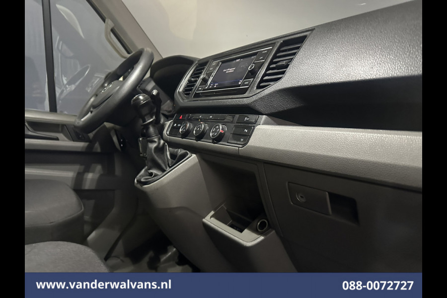 Volkswagen Crafter 2.0 TDI 141pk L3H2 L2H1 Euro6 Airco | Camera | Apple Carplay | Android Auto Parkeersensoren, Bijrijdersbank, 3000kg trekvermogen