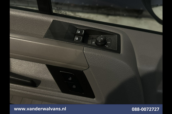 Volkswagen Crafter 2.0 TDI 141pk L3H2 L2H1 Euro6 Airco | Camera | Apple Carplay | Android Auto Parkeersensoren, Bijrijdersbank, 3000kg trekvermogen