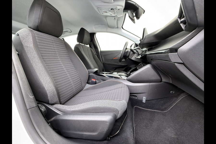 Peugeot e-208 EV 5Drs 50kWh All-Season Banden Navi Apple Carplay Android Auto Ecc Cruise Control Active SOH 87% Bluetooth Regen-Lichtsensor DAB Led Isofix 1e Eigenaar Origineel Nederlandse Auto
