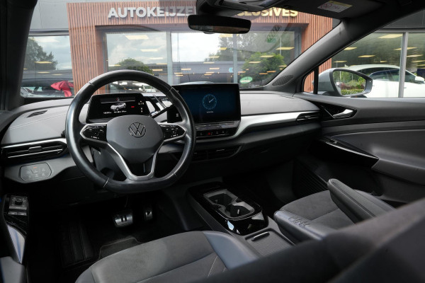 Volkswagen ID.5 Pro 77 kWh Warmtepomp Emergency braking DAB Stuurwiel verwarmd Sfeerverlichting Verkeersborddetectie Getint glas Grootlicht ass. Botsherkenning Navi