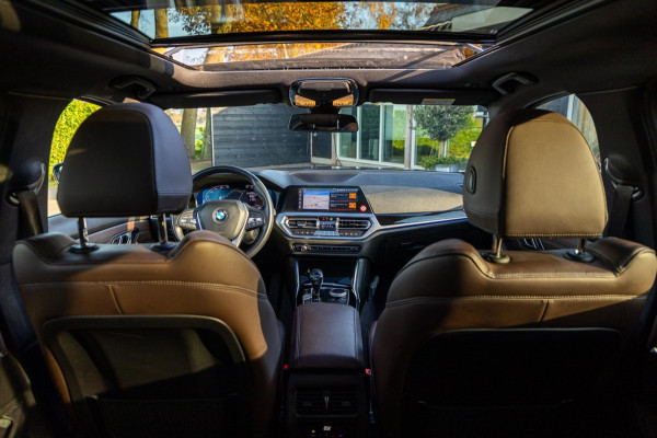 BMW 3 Serie Touring 318i High Executive Edition I NAP I Panoramadak I 1e Eigenaar I Zeer netjes I BTW
