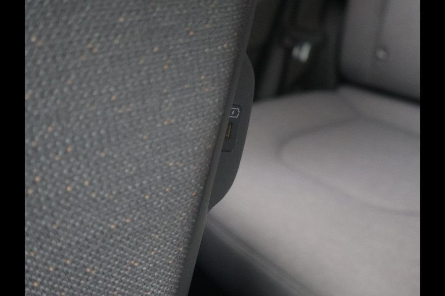 Kia EV3 Plus 58.3 kWh 204 PK + STUURVERW. | STOELVERW. | TREKHAAK | CAMERA | ADAPTIVE CRUISE