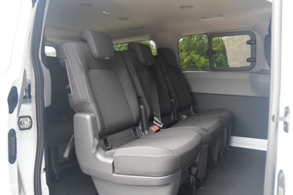 Ford Transit Custom 340 2.5 PHEV L2H1 Kombi Trend 9 zits - Carplay - Camera - Navigatie - Airco achterin - Verwarmd stuurwiel - Rijklaar