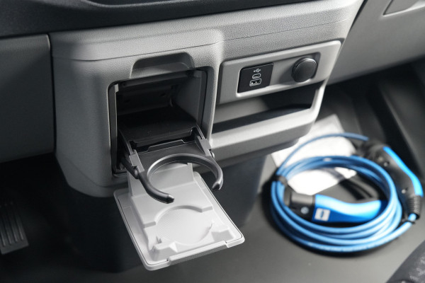 Ford Transit Custom 340 2.5 PHEV L2H1 Kombi Trend 9 zits - Carplay - Camera - Navigatie - Airco achterin - Verwarmd stuurwiel - Rijklaar