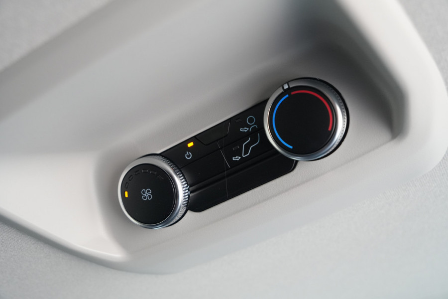 Ford Transit Custom 340 2.5 PHEV L2H1 Kombi Trend 9 zits - Carplay - Camera - Navigatie - Airco achterin - Verwarmd stuurwiel - Rijklaar
