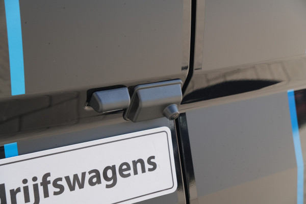 Ford E-Transit Custom 340 L2H1 Sport 71 kWh 218pk - ACC - DDS LED - Pro Power - Verwarmd stuurwiel - Navi - 360 Camera - Rijklaar
