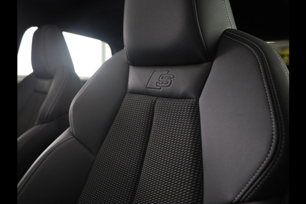 Audi A3 Sportback 30 TFSI S edition 116 pk S-tronic | Verlengde garantie | Navigatie | Panoramadak | Parkeersensoren (Park assist) | Achteruitrijcamera | S-Line |