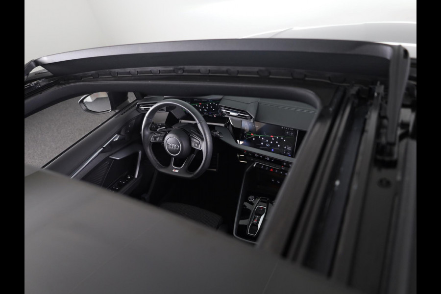 Audi A3 Sportback 30 TFSI S edition 116 pk S-tronic | Verlengde garantie | Navigatie | Panoramadak | Parkeersensoren (Park assist) | Achteruitrijcamera | S-Line |