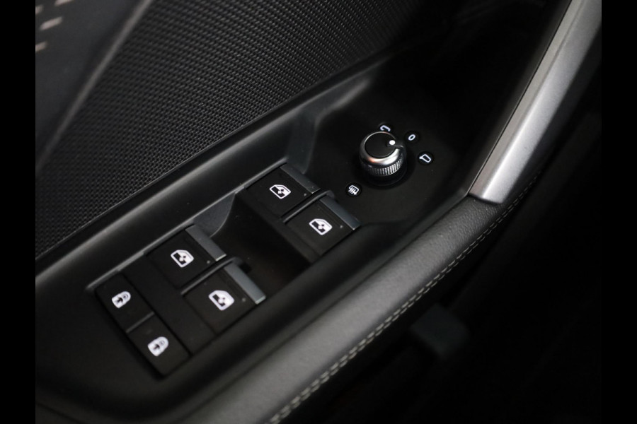 Audi A3 Sportback 30 TFSI S edition 116 pk S-tronic | Verlengde garantie | Navigatie | Panoramadak | Parkeersensoren (Park assist) | Achteruitrijcamera | S-Line |