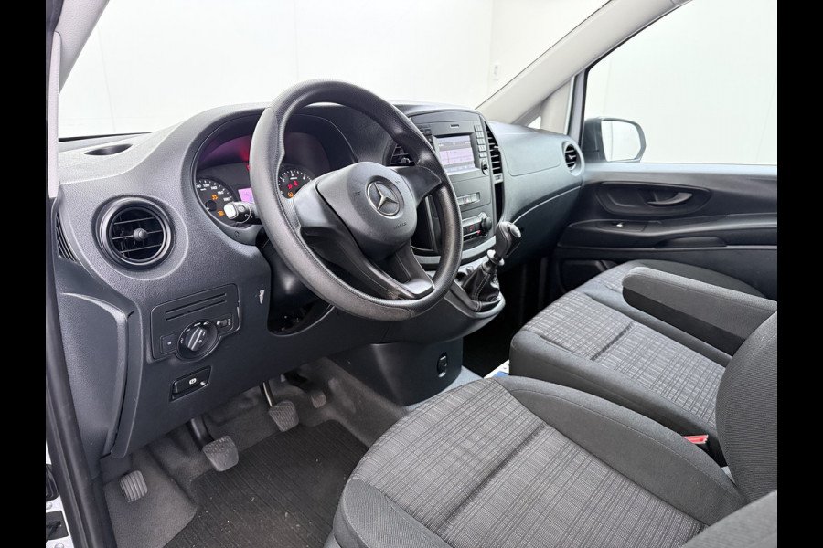 Mercedes-Benz Vito 110CDI Extra Lang 3-Persoons Camera Oprijplaat Airco Bluetooth Licht-/regensensor Betonplex Vloer Wandbetimmering Sidebars Euro 6 Origineel Nederlandse Auto