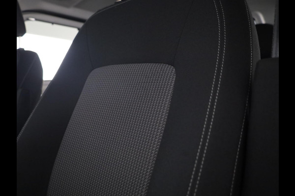 Volkswagen Transporter 2.0 TDI L2H1 30 Bulli Intro DC 170 pk Automaat | Verlengde garantie | Navigatie | Trekhaak | Parkeersensoren | Rondomzicht camera | Dubbele cabine |