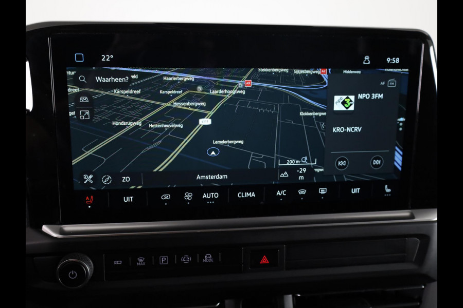 Volkswagen Transporter 2.0 TDI L2H1 30 Bulli Intro DC 170 pk Automaat | Verlengde garantie | Navigatie | Trekhaak | Parkeersensoren | Rondomzicht camera | Dubbele cabine |