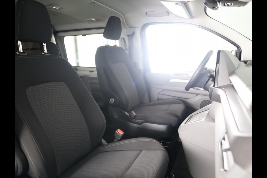 Volkswagen Transporter 2.0 TDI L2H1 30 Bulli Intro DC 170 pk Automaat | Verlengde garantie | Navigatie | Trekhaak | Parkeersensoren | Rondomzicht camera | Dubbele cabine |