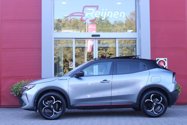 Alfa Romeo junior 1.2 145PK IBRIDA SPECIALE | PANORAMA SCHUIF/KANTEL DAK | TECHNO PACK: LED MATRIX KOPLAMPEN/AUTOMATISCH DIMMENDE BINNENSPIEGEL/DRAADLOZE TELEFOONLADER/ELEKTRISCH VERSTELBARE EN VERWARMBARE ZIJSPIEGELS MET DODEHOEK DETECTIE, ELEKTRISCH INKLAPBAAR/NAVIGATIE/HANDS-FREE ACHTERKLEP/KEYLESS ENTRY/USB TYPE C/ADAPTIVE CRUISE CONTROL MET LANE CENTERING EN FILE-ASSISTENT/ACHTERUITRIJ CAMERA MET DYNAMISCHE RIJLIJNEN/AUDIOSYSTEEM MET 6 SPEAKERS | PREMIUM PACK: "SPIGA" STOFFEN/ECOLEDER BEKLEDING MET RODE ACCENTEN - 6-VOUDIG ELEKTRISCH VERSTELBARE BESTUURDERSSTOEL, 6-VOUDIG VERSTELBA