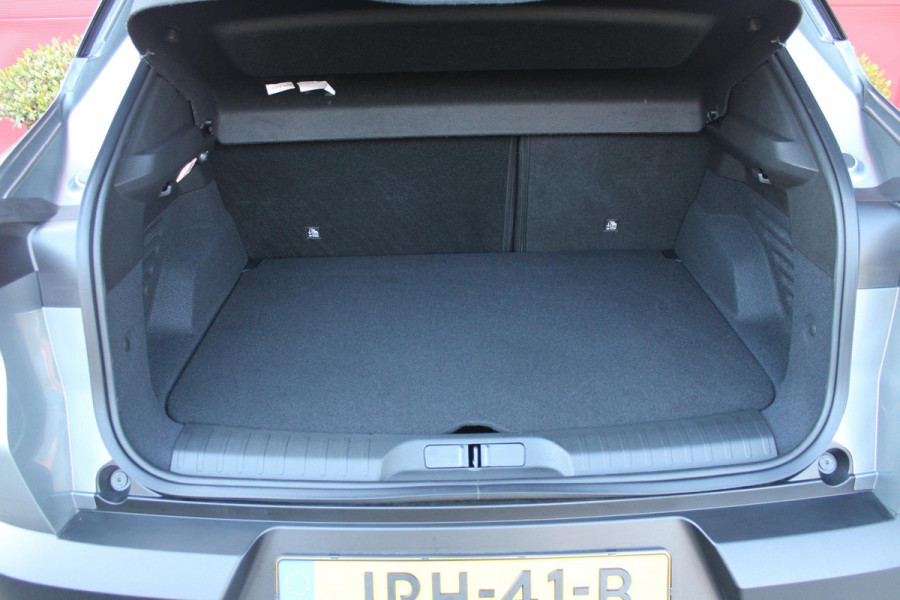 Alfa Romeo junior 1.2 145PK IBRIDA SPECIALE | PANORAMA SCHUIF/KANTEL DAK | TECHNO PACK: LED MATRIX KOPLAMPEN/AUTOMATISCH DIMMENDE BINNENSPIEGEL/DRAADLOZE TELEFOONLADER/ELEKTRISCH VERSTELBARE EN VERWARMBARE ZIJSPIEGELS MET DODEHOEK DETECTIE, ELEKTRISCH INKLAPBAAR/NAVIGATIE/HANDS-FREE ACHTERKLEP/KEYLESS ENTRY/USB TYPE C/ADAPTIVE CRUISE CONTROL MET LANE CENTERING EN FILE-ASSISTENT/ACHTERUITRIJ CAMERA MET DYNAMISCHE RIJLIJNEN/AUDIOSYSTEEM MET 6 SPEAKERS | PREMIUM PACK: "SPIGA" STOFFEN/ECOLEDER BEKLEDING MET RODE ACCENTEN - 6-VOUDIG ELEKTRISCH VERSTELBARE BESTUURDERSSTOEL, 6-VOUDIG VERSTELBA