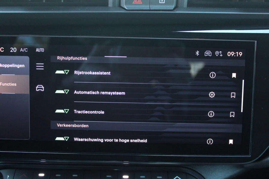 Alfa Romeo junior 1.2 145PK IBRIDA SPECIALE | PANORAMA SCHUIF/KANTEL DAK | TECHNO PACK: LED MATRIX KOPLAMPEN/AUTOMATISCH DIMMENDE BINNENSPIEGEL/DRAADLOZE TELEFOONLADER/ELEKTRISCH VERSTELBARE EN VERWARMBARE ZIJSPIEGELS MET DODEHOEK DETECTIE, ELEKTRISCH INKLAPBAAR/NAVIGATIE/HANDS-FREE ACHTERKLEP/KEYLESS ENTRY/USB TYPE C/ADAPTIVE CRUISE CONTROL MET LANE CENTERING EN FILE-ASSISTENT/ACHTERUITRIJ CAMERA MET DYNAMISCHE RIJLIJNEN/AUDIOSYSTEEM MET 6 SPEAKERS | PREMIUM PACK: "SPIGA" STOFFEN/ECOLEDER BEKLEDING MET RODE ACCENTEN - 6-VOUDIG ELEKTRISCH VERSTELBARE BESTUURDERSSTOEL, 6-VOUDIG VERSTELBA
