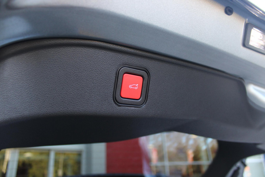 Alfa Romeo junior 1.2 145PK IBRIDA SPECIALE | PANORAMA SCHUIF/KANTEL DAK | TECHNO PACK: LED MATRIX KOPLAMPEN/AUTOMATISCH DIMMENDE BINNENSPIEGEL/DRAADLOZE TELEFOONLADER/ELEKTRISCH VERSTELBARE EN VERWARMBARE ZIJSPIEGELS MET DODEHOEK DETECTIE, ELEKTRISCH INKLAPBAAR/NAVIGATIE/HANDS-FREE ACHTERKLEP/KEYLESS ENTRY/USB TYPE C/ADAPTIVE CRUISE CONTROL MET LANE CENTERING EN FILE-ASSISTENT/ACHTERUITRIJ CAMERA MET DYNAMISCHE RIJLIJNEN/AUDIOSYSTEEM MET 6 SPEAKERS | PREMIUM PACK: "SPIGA" STOFFEN/ECOLEDER BEKLEDING MET RODE ACCENTEN - 6-VOUDIG ELEKTRISCH VERSTELBARE BESTUURDERSSTOEL, 6-VOUDIG VERSTELBA