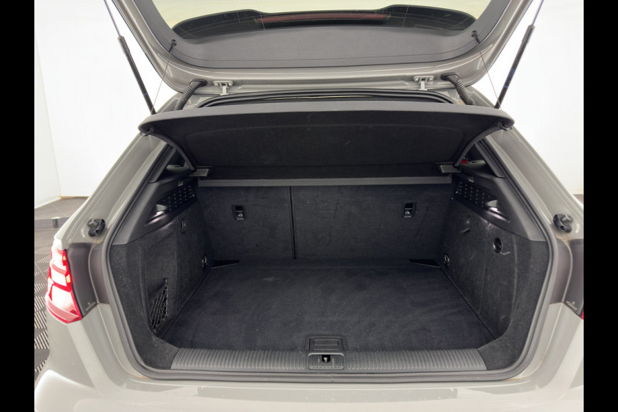 Audi A3 Sportback 35 TFSI S edition Aut. *PANO | LEATHER-FABRIC | DIGI-COCKPIT | NAVI-FULLMAP | HEATED-SPORTSEATS | PRIVACY-GLASS | ECC | PDC | CRUISE | 18''ALU*