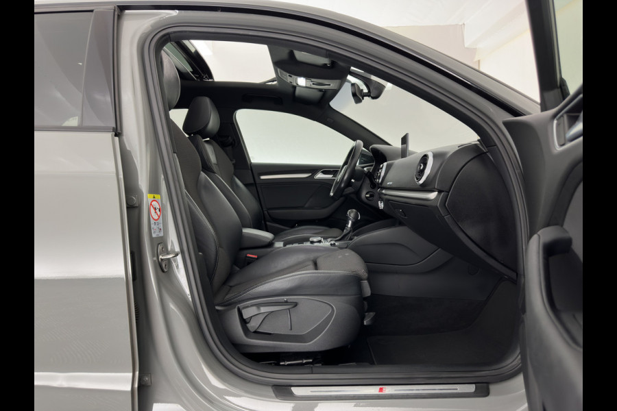 Audi A3 Sportback 35 TFSI S edition Aut. *PANO | LEATHER-FABRIC | DIGI-COCKPIT | NAVI-FULLMAP | HEATED-SPORTSEATS | PRIVACY-GLASS | ECC | PDC | CRUISE | 18''ALU*