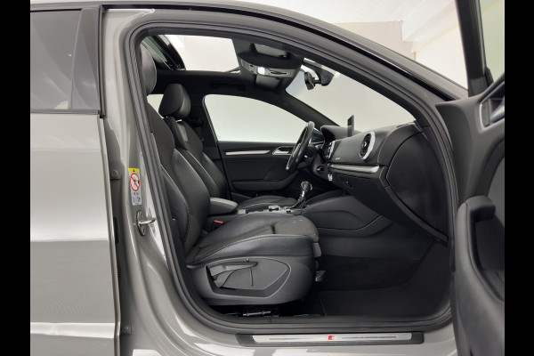 Audi A3 Sportback 35 TFSI S edition Aut. *PANO | LEATHER-FABRIC | DIGI-COCKPIT | NAVI-FULLMAP | HEATED-SPORTSEATS | PRIVACY-GLASS | ECC | PDC | CRUISE | 18''ALU*