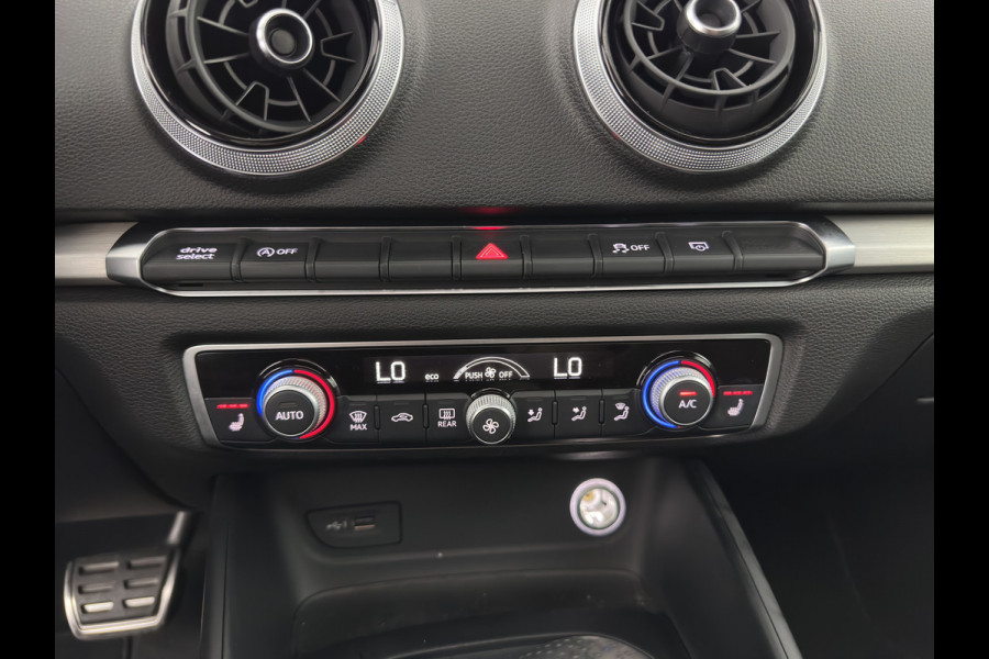 Audi A3 Sportback 35 TFSI S edition Aut. *PANO | LEATHER-FABRIC | DIGI-COCKPIT | NAVI-FULLMAP | HEATED-SPORTSEATS | PRIVACY-GLASS | ECC | PDC | CRUISE | 18''ALU*