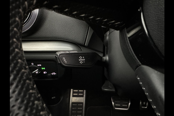 Audi A3 Sportback 35 TFSI S edition Aut. *PANO | LEATHER-FABRIC | DIGI-COCKPIT | NAVI-FULLMAP | HEATED-SPORTSEATS | PRIVACY-GLASS | ECC | PDC | CRUISE | 18''ALU*