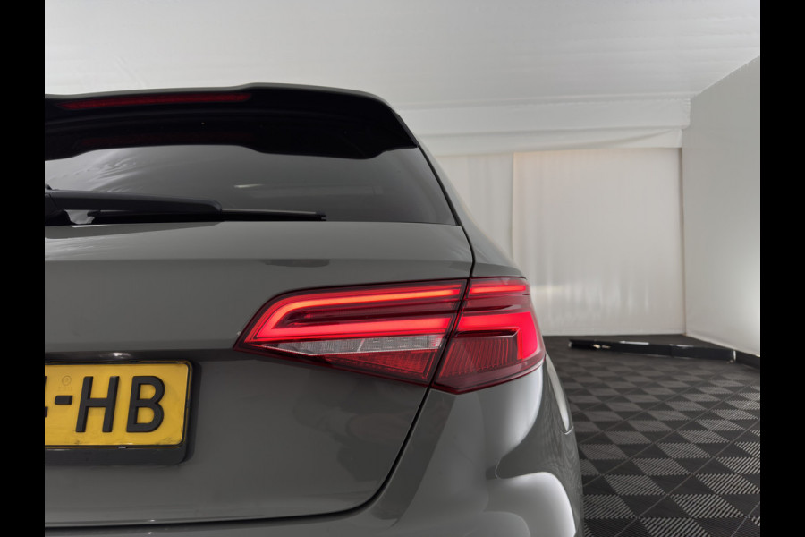 Audi A3 Sportback 35 TFSI S edition Aut. *PANO | LEATHER-FABRIC | DIGI-COCKPIT | NAVI-FULLMAP | HEATED-SPORTSEATS | PRIVACY-GLASS | ECC | PDC | CRUISE | 18''ALU*