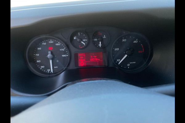 Iveco Daily 3.0 35C 16 BAKWAGEN MET LAADKLEP > BPM VRIJ! Meubelbak met laadklep / Bakwagen + klep
