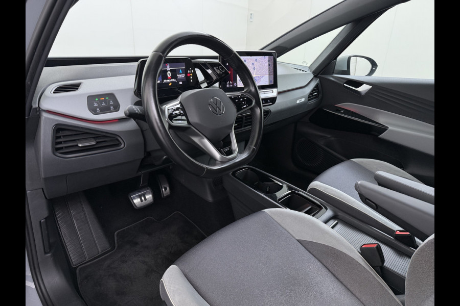 Volkswagen ID.3 First Plus 62kWh Trekhaak Adap.Cruise SOH 93% Camera Stoel+Stuurverwarming Navi-Pro Apple Carplay Android Auto Pdc Keyless advanced Matrix-Led Privacy Glas Lmv DAB Lmv 19" Isofix 1e Eigenaar Origineel Nederlandse Auto