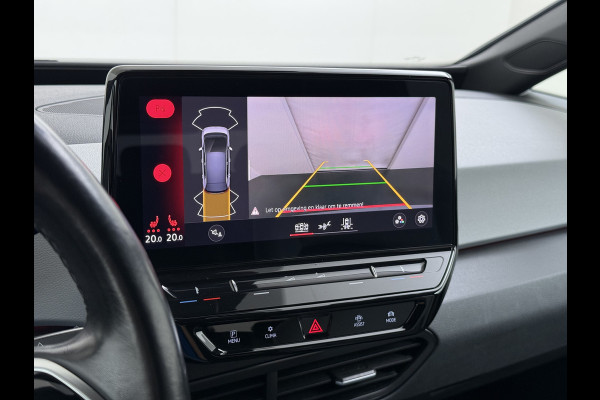 Volkswagen ID.3 First Plus 62kWh Trekhaak Adap.Cruise SOH 93% Camera Stoel+Stuurverwarming Navi-Pro Apple Carplay Android Auto Pdc Keyless advanced Matrix-Led Privacy Glas Lmv DAB Lmv 19" Isofix 1e Eigenaar Origineel Nederlandse Auto