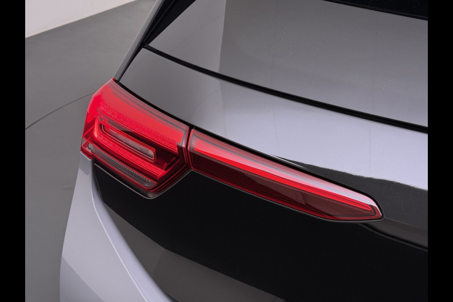 Volkswagen ID.3 First Plus 62kWh Trekhaak Adap.Cruise SOH 93% Camera Stoel+Stuurverwarming Navi-Pro Apple Carplay Android Auto Pdc Keyless advanced Matrix-Led Privacy Glas Lmv DAB Lmv 19" Isofix 1e Eigenaar Origineel Nederlandse Auto