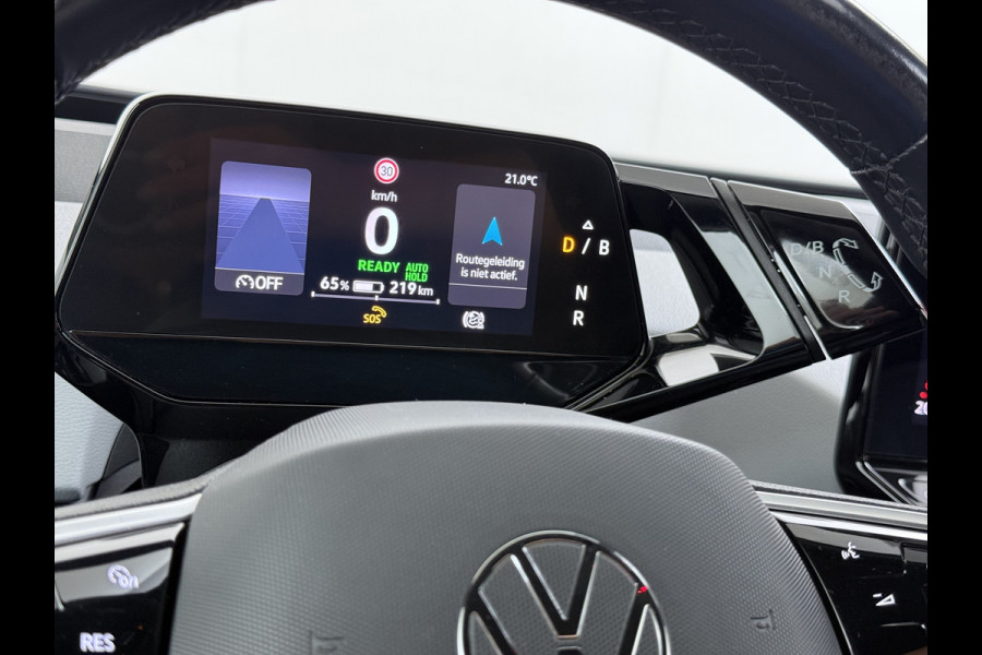 Volkswagen ID.3 First Plus 62kWh Trekhaak Adap.Cruise SOH 93% Camera Stoel+Stuurverwarming Navi-Pro Apple Carplay Android Auto Pdc Keyless advanced Matrix-Led Privacy Glas Lmv DAB Lmv 19" Isofix 1e Eigenaar Origineel Nederlandse Auto