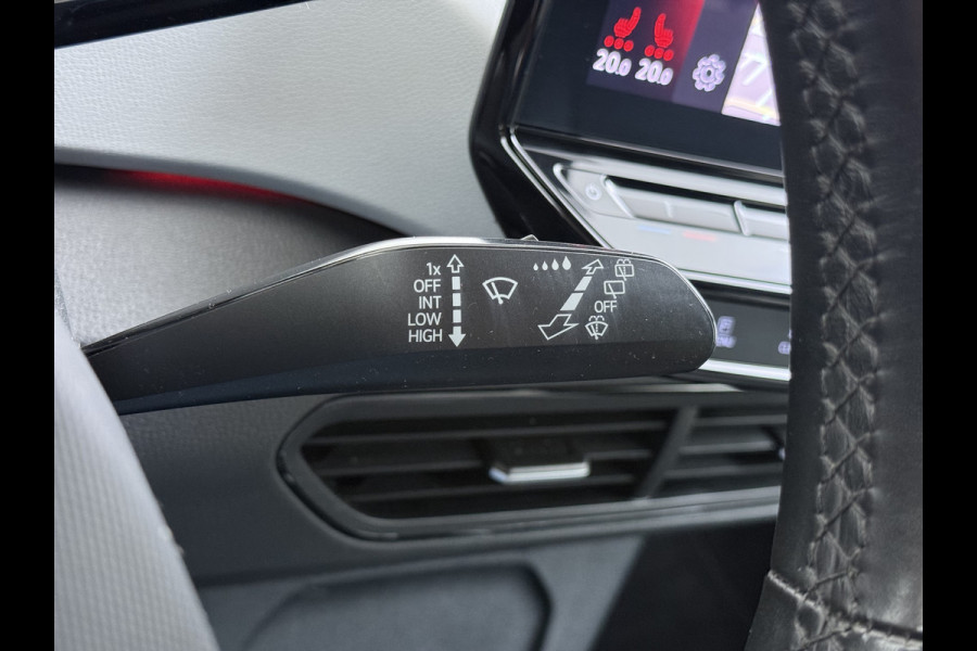 Volkswagen ID.3 First Plus 62kWh Trekhaak Adap.Cruise SOH 93% Camera Stoel+Stuurverwarming Navi-Pro Apple Carplay Android Auto Pdc Keyless advanced Matrix-Led Privacy Glas Lmv DAB Lmv 19" Isofix 1e Eigenaar Origineel Nederlandse Auto