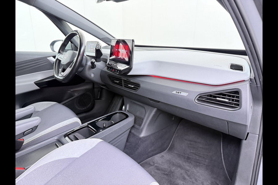 Volkswagen ID.3 First Plus 62kWh Trekhaak Adap.Cruise SOH 93% Camera Stoel+Stuurverwarming Navi-Pro Apple Carplay Android Auto Pdc Keyless advanced Matrix-Led Privacy Glas Lmv DAB Lmv 19" Isofix 1e Eigenaar Origineel Nederlandse Auto
