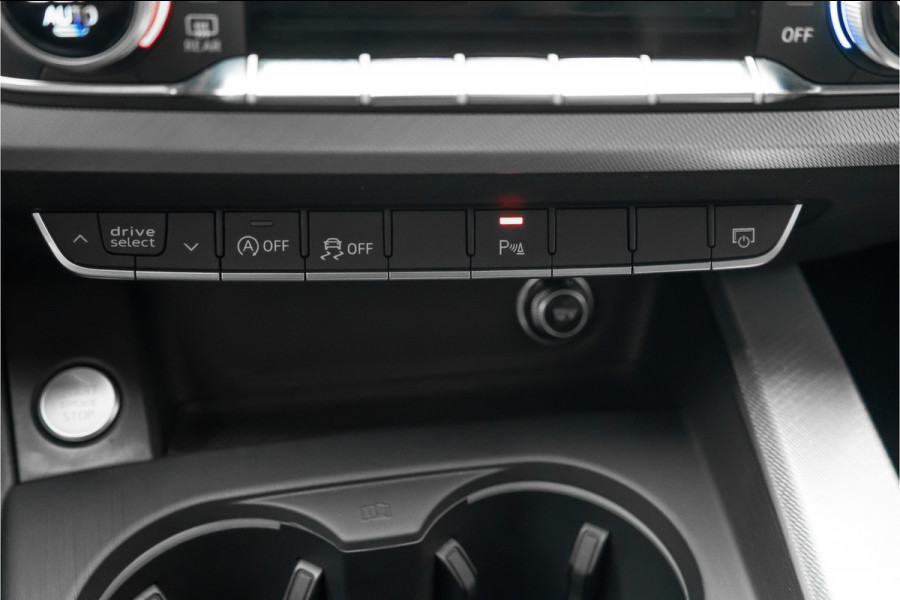Audi A4 Avant 2.0 TFSI MHEV Automaat Leder/Alcantara CarPlay 19"