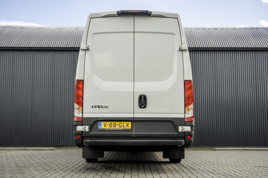 Iveco Daily **35S16V 2.3 L4H2 | Euro 6 | 157 PK | Airco | Camera | 3500 KG Trekgewicht | MF Stuur | 3-Persoons**