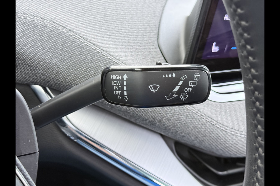 Škoda ENYAQ iV 80 Warmtepomp Panoramadak Adap.Cruise 3-Zone Ecc Camera Stoel+Stuurverwarming Draadloze telefoonlader Elek.Achterklep Keyless Matrix Led File assistent Lmv 20"