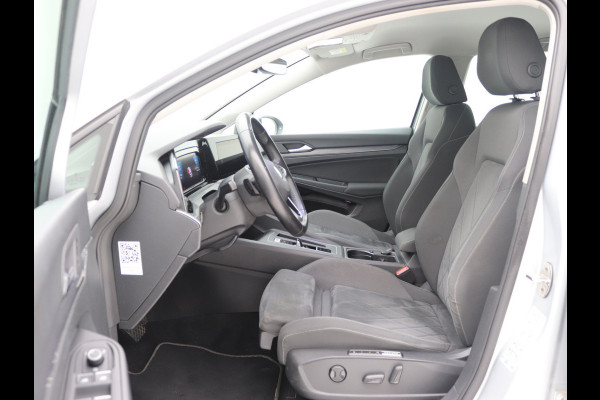 Volkswagen Golf 1.5 eTSI Style ACC, Led, Massage, Trekhaak