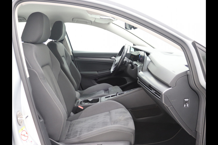 Volkswagen Golf 1.5 eTSI Style ACC, Led, Massage, Trekhaak