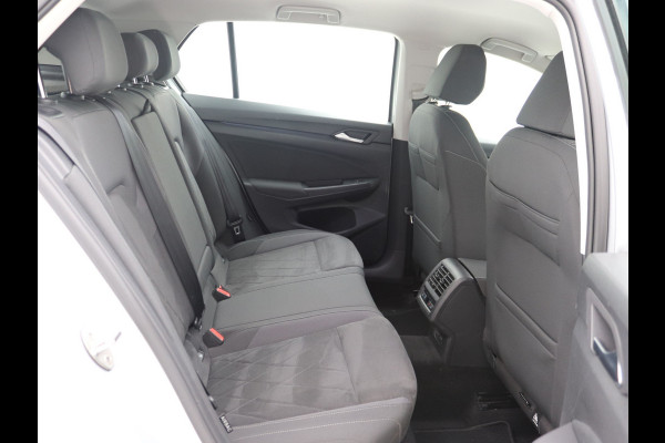 Volkswagen Golf 1.5 eTSI Style ACC, Led, Massage, Trekhaak