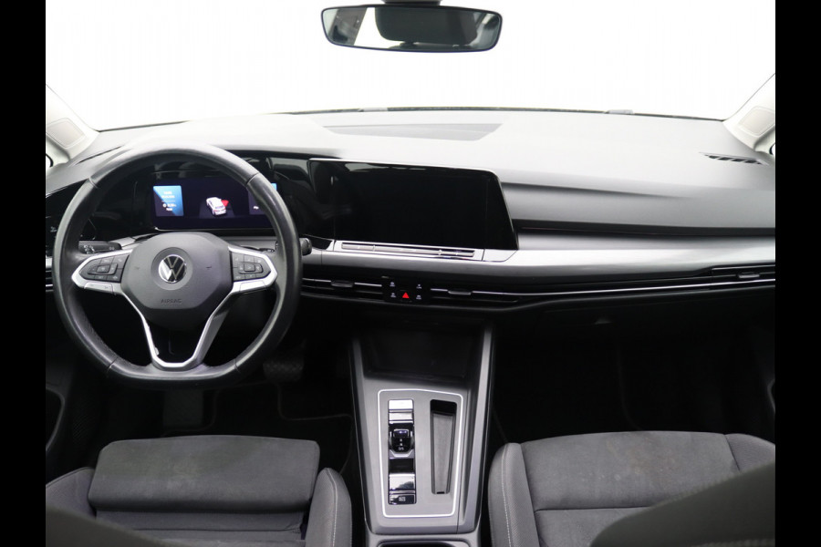 Volkswagen Golf 1.5 eTSI Style ACC, Led, Massage, Trekhaak