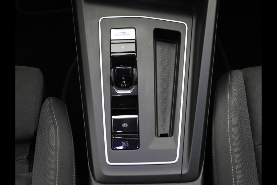 Volkswagen Golf 1.5 eTSI Style ACC, Led, Massage, Trekhaak