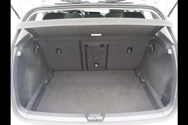 Volkswagen Golf 1.5 eTSI Style ACC, Led, Massage, Trekhaak