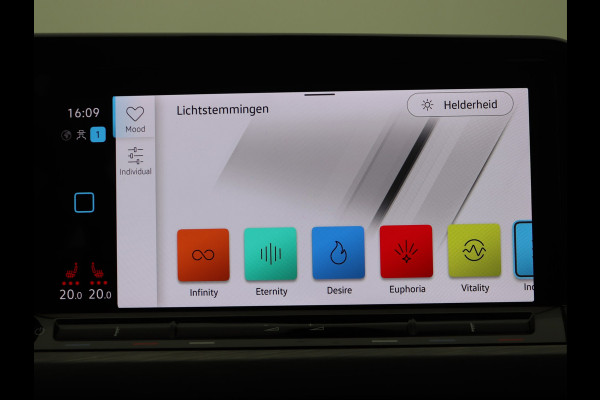 Volkswagen Golf 1.5 eTSI Style ACC, Led, Massage, Trekhaak