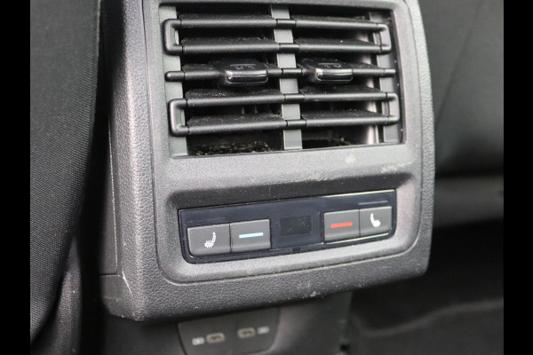 Volkswagen Golf 1.5 eTSI Style ACC, Led, Massage, Trekhaak