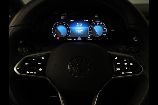Volkswagen Golf 1.5 TSI R-Line 130 pk | Navigatie via App | Parkeersensoren | Autom. airco | LED koplampen | Apple Carplay/Android Auto | R-Line |